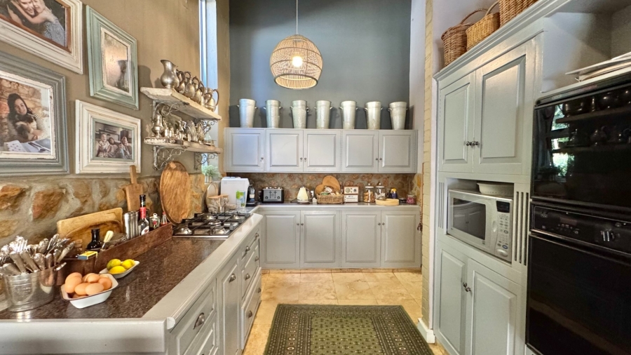 5 Bedroom Property for Sale in Caledon Western Cape